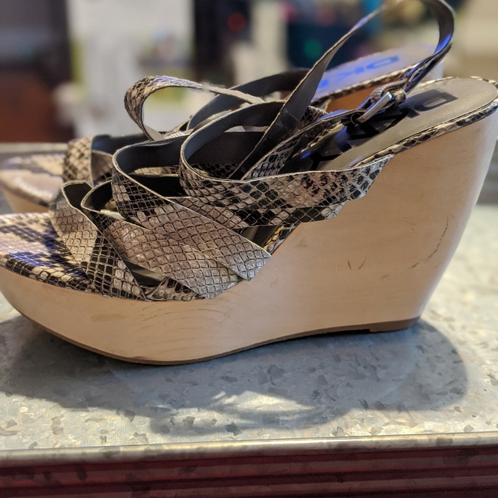 DKNYC High Heels / Wedges - Picture 4 of 10